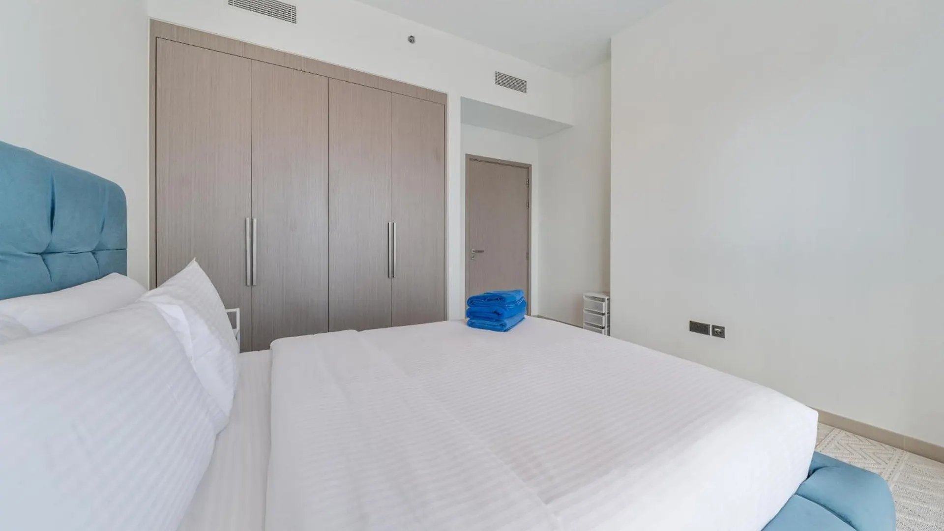 Newarabian Act Two T2 2 Bedroom And 3 Br Dubai 0*,