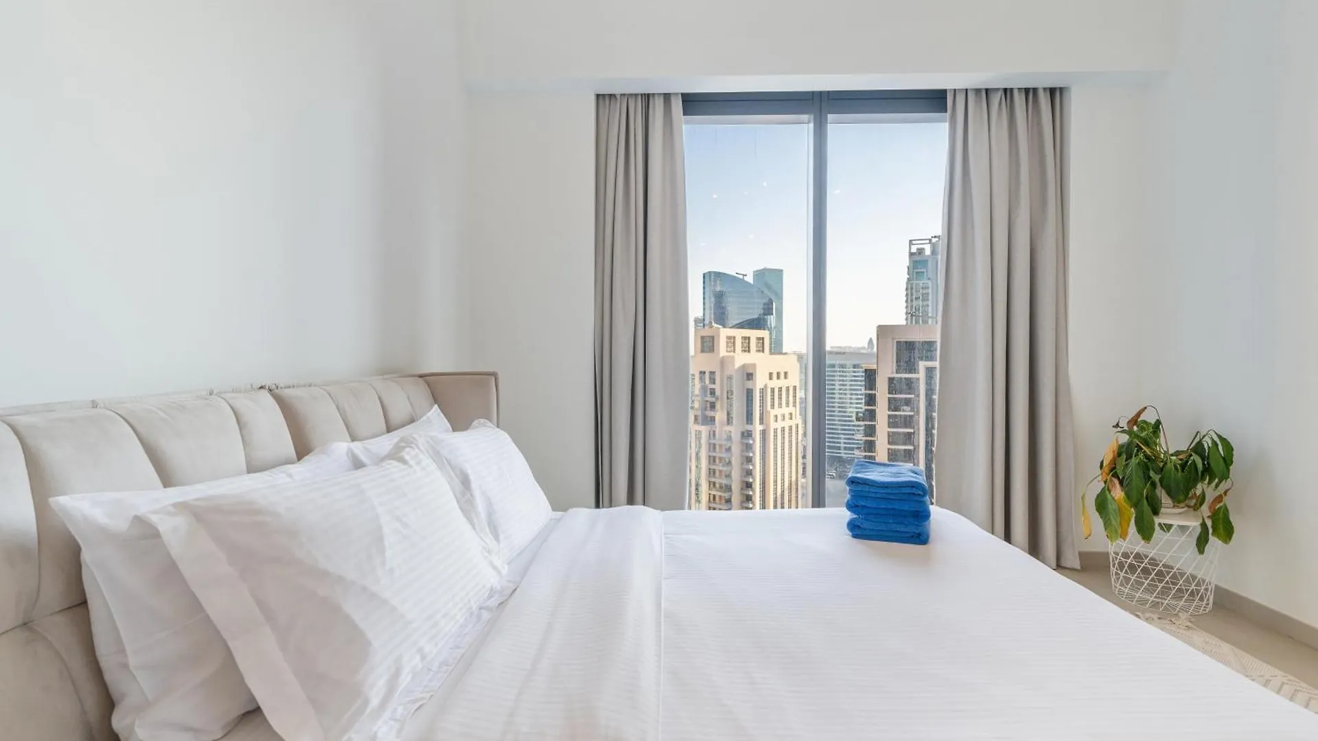Newarabian Act Two T2 2 Bedroom And 3 Br Dubai