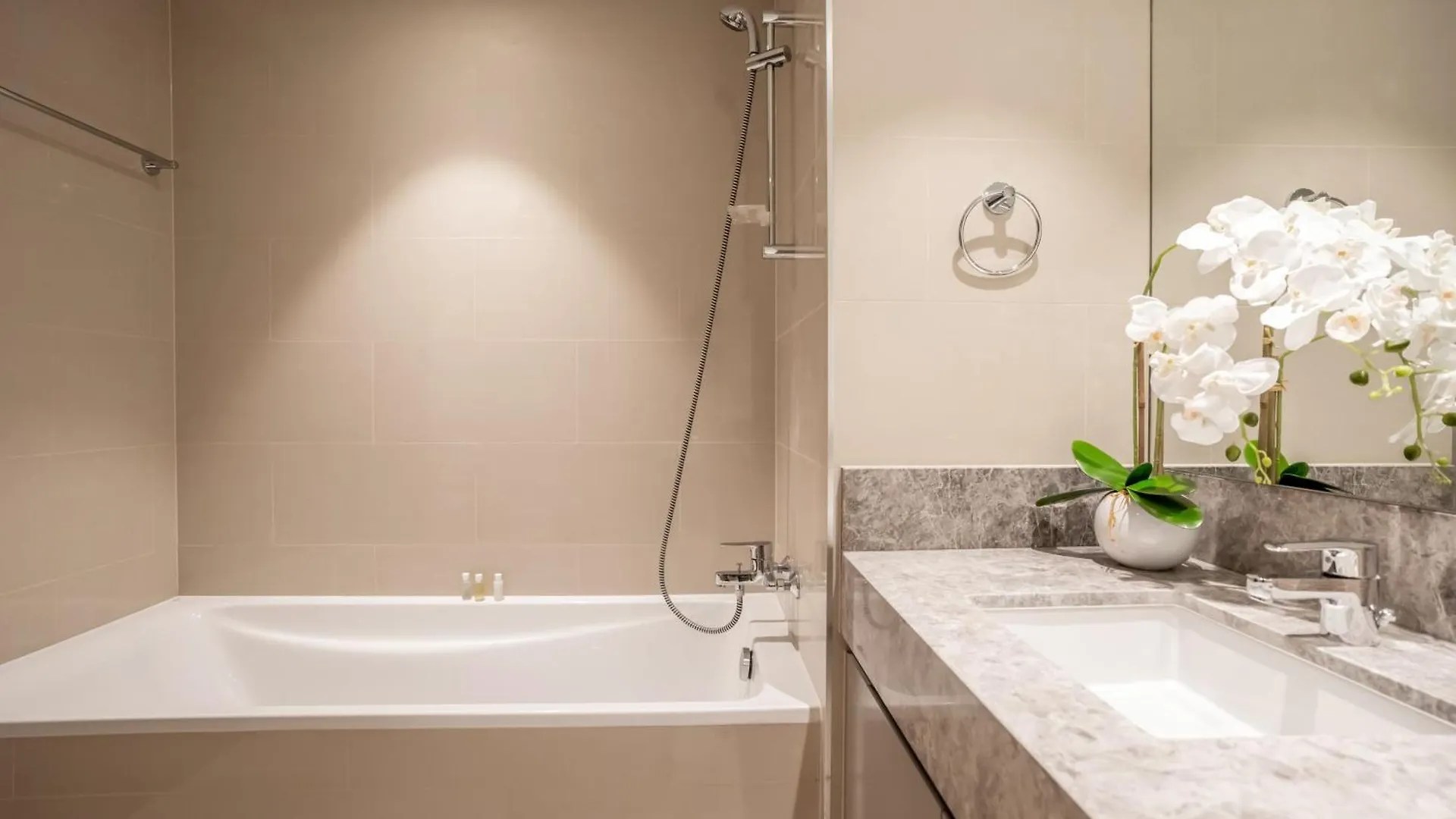 Newarabian Act Two T2 2 Bedroom And 3 Br Dubai Apartment